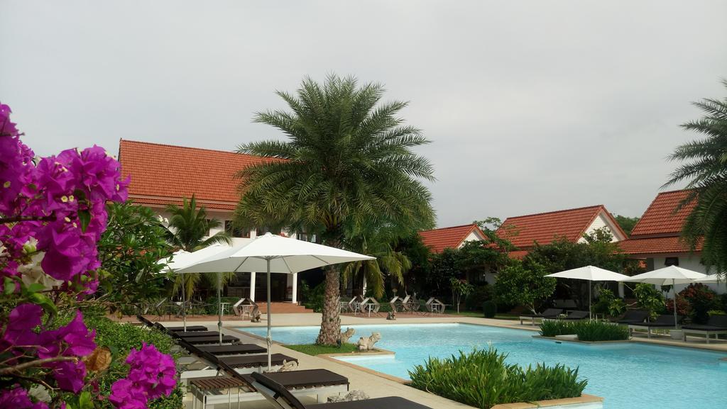 Armonia Village Resort And Spa Chumphon Exterior photo